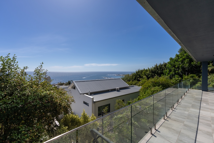 To Let 6 Bedroom Property for Rent in Bakoven Western Cape